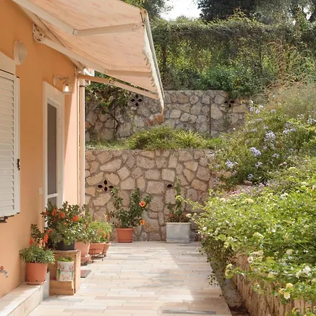 Pasiphae Holiday Apartments *