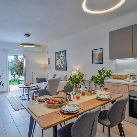 Pasiphae Holiday Apartments Apartment